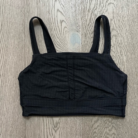 Lululemon Mesh Detail Reversible Sports Bra | Size 8 - Picture 2 of 6